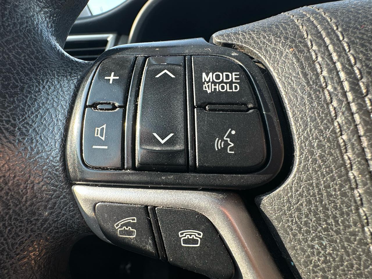 Toyota Highlander LE FWD V6 2015