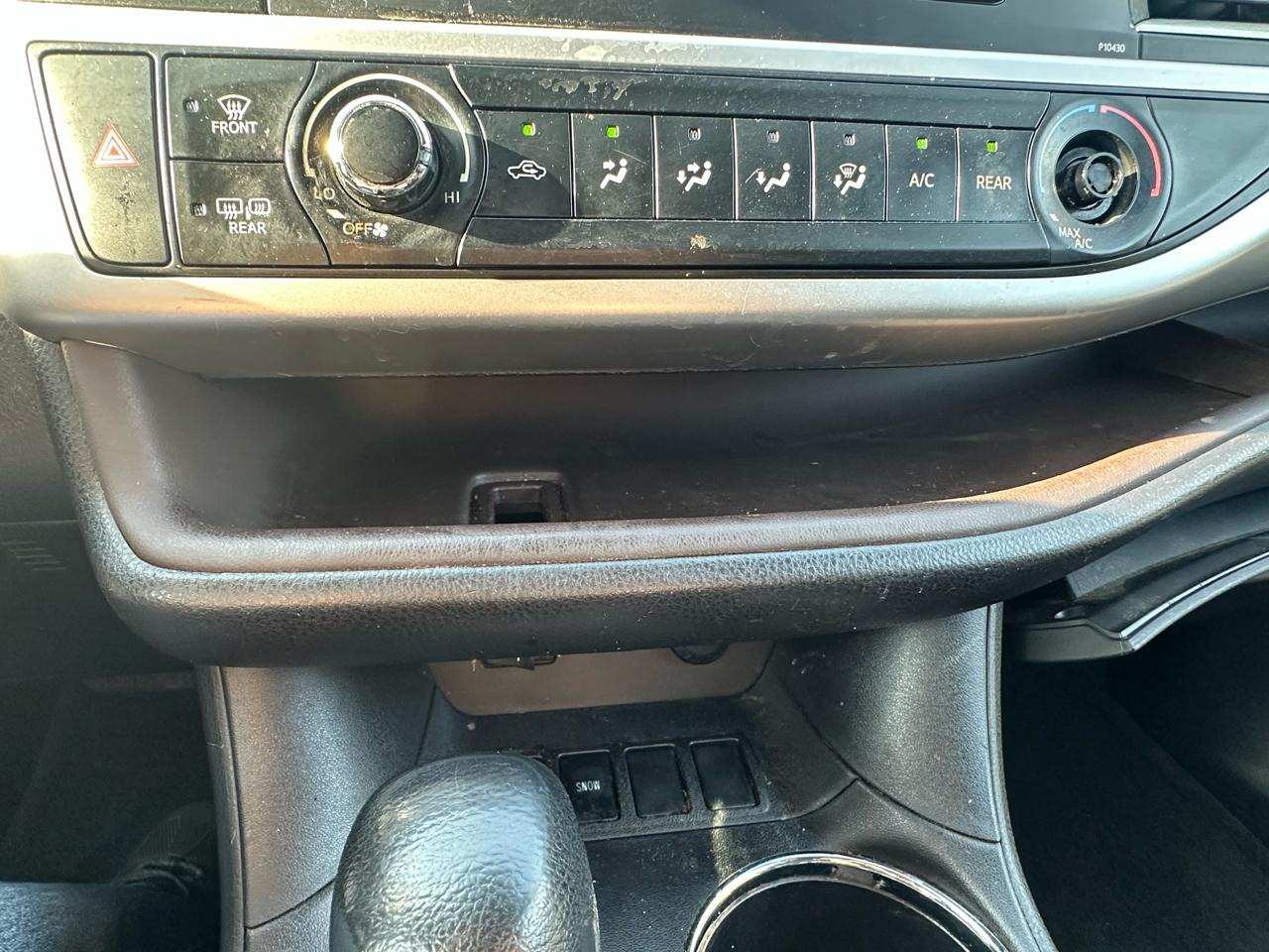 Toyota Highlander LE FWD V6 2015