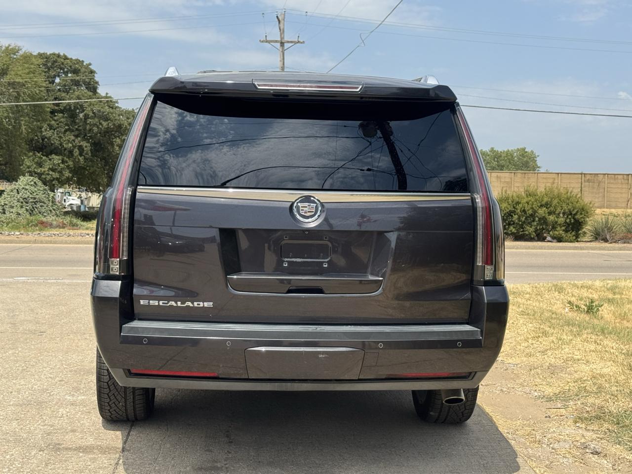 Cadillac Escalade ESV 2WD Luxury 2015