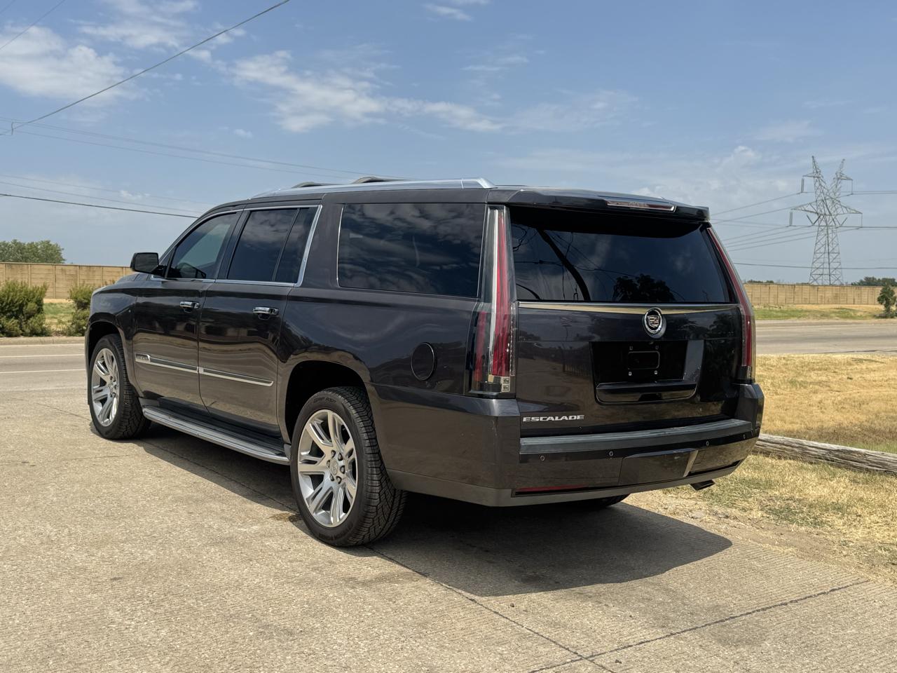 Cadillac Escalade ESV 2WD Luxury 2015
