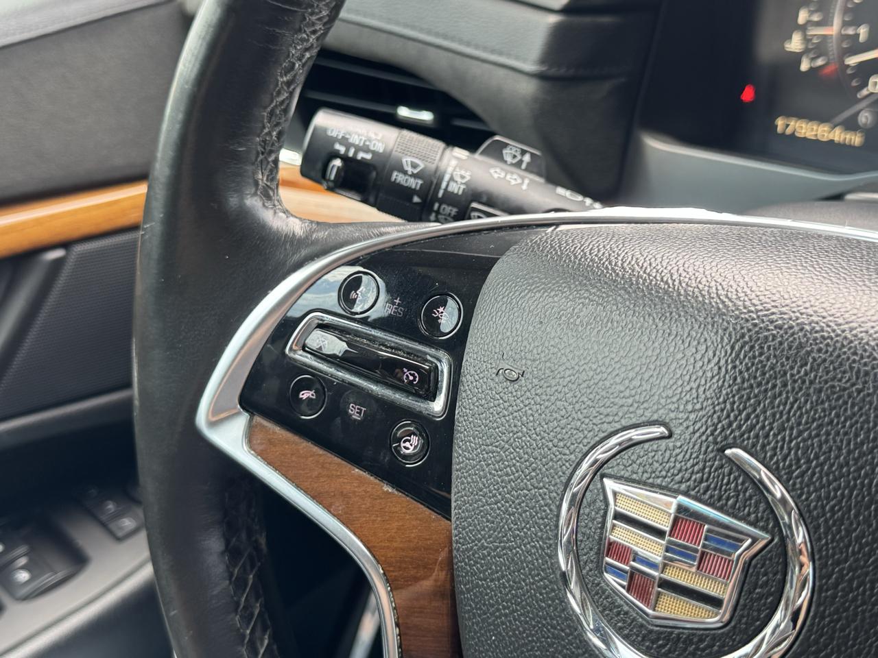 Cadillac Escalade ESV 2WD Luxury 2015
