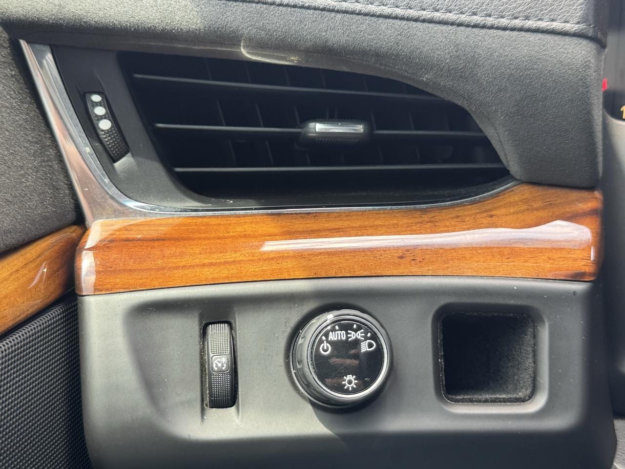 Cadillac Escalade ESV 2WD Luxury 2015