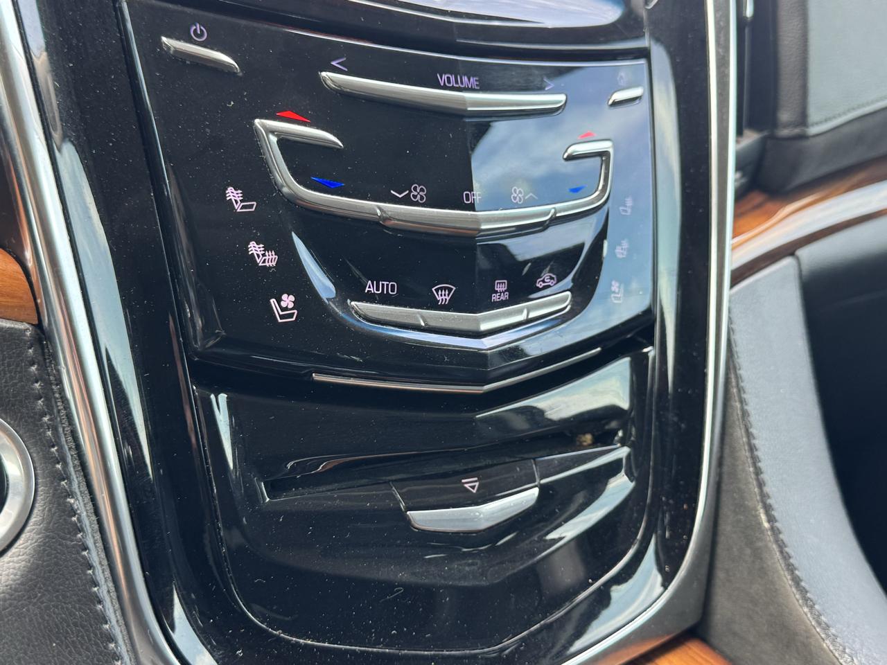 Cadillac Escalade ESV 2WD Luxury 2015