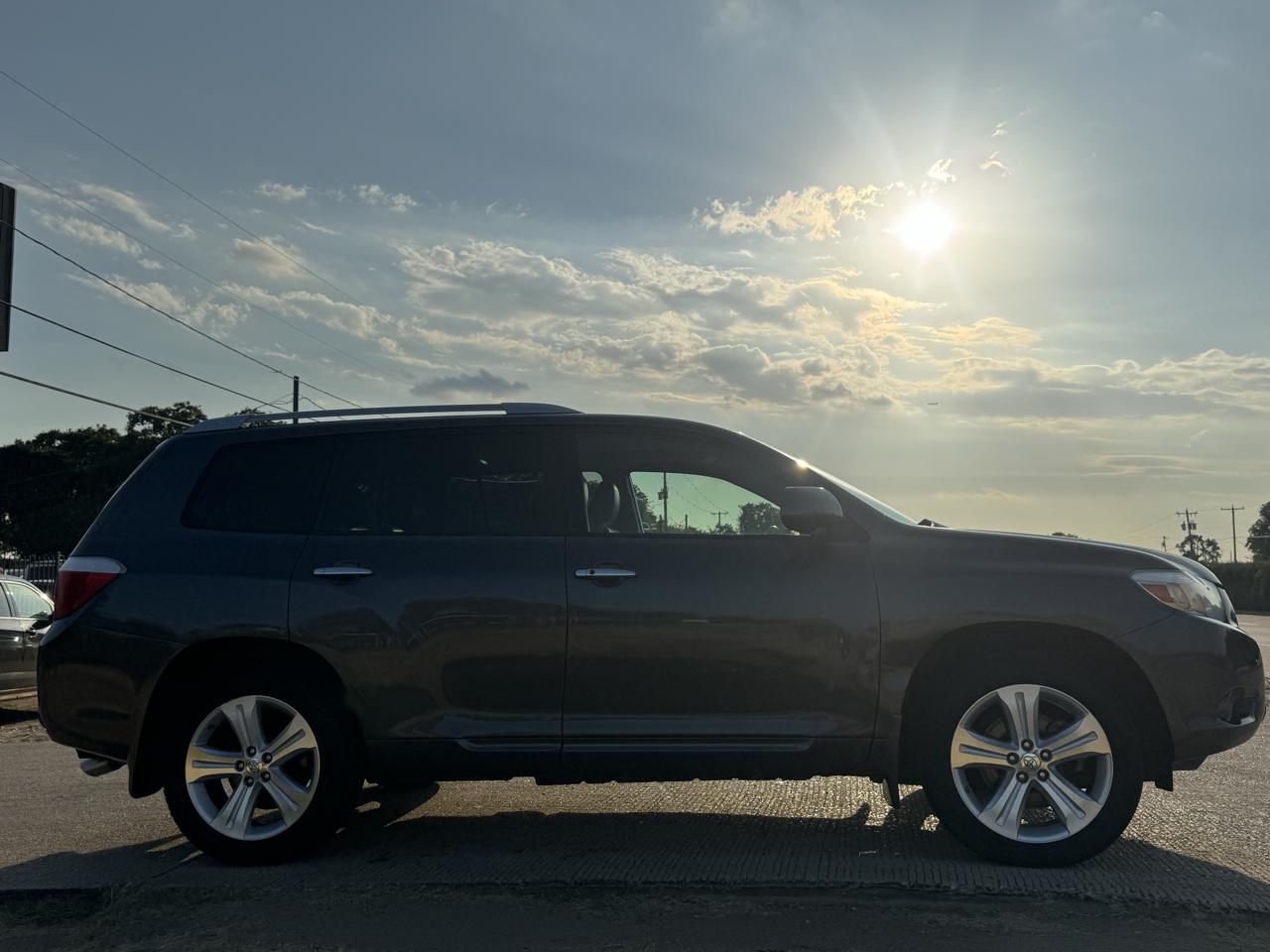 Toyota Highlander Limited 2WD 2010