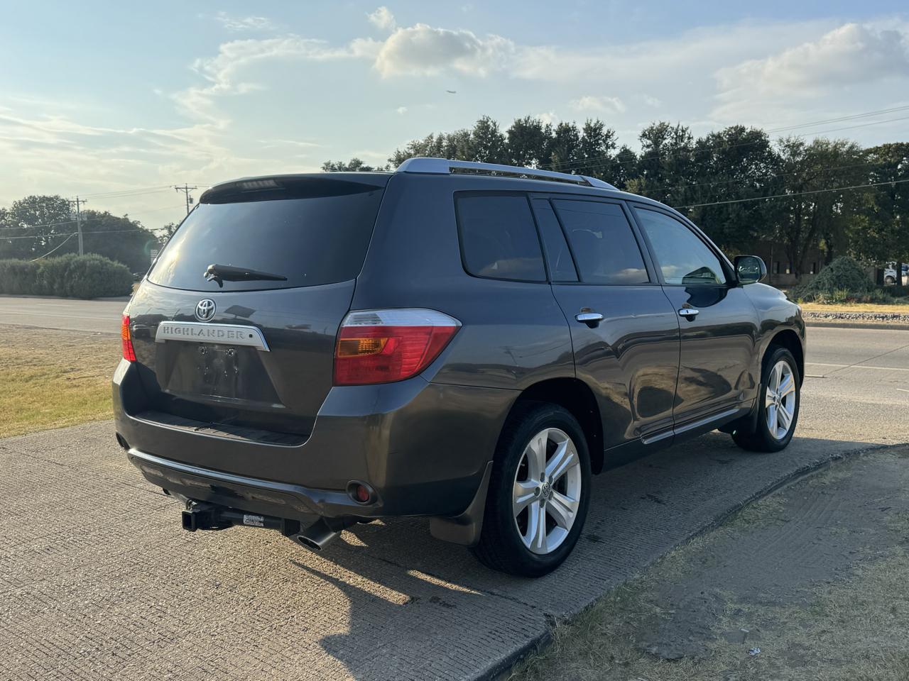 Toyota Highlander Limited 2WD 2010