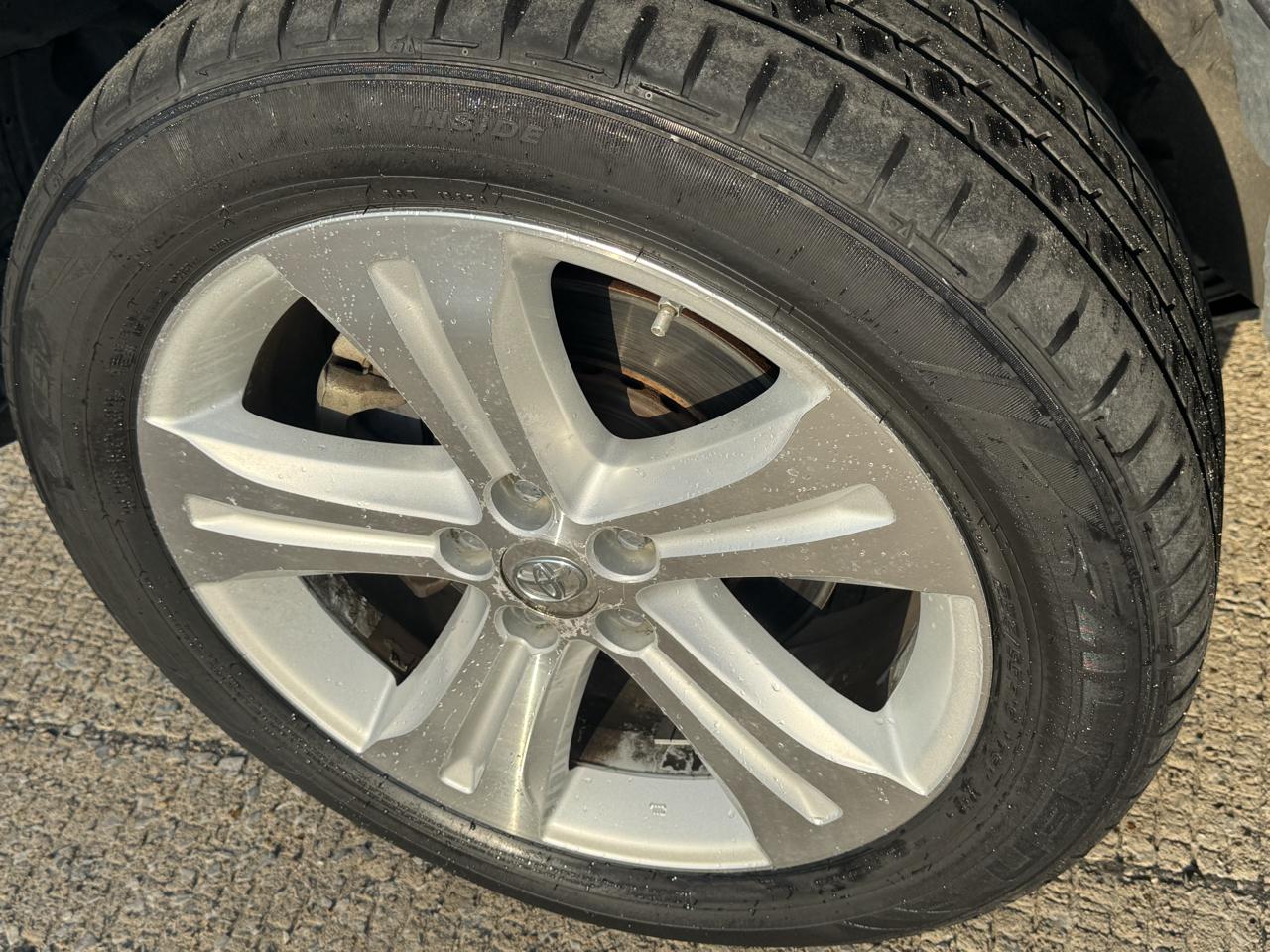 Toyota Highlander Limited 2WD 2010