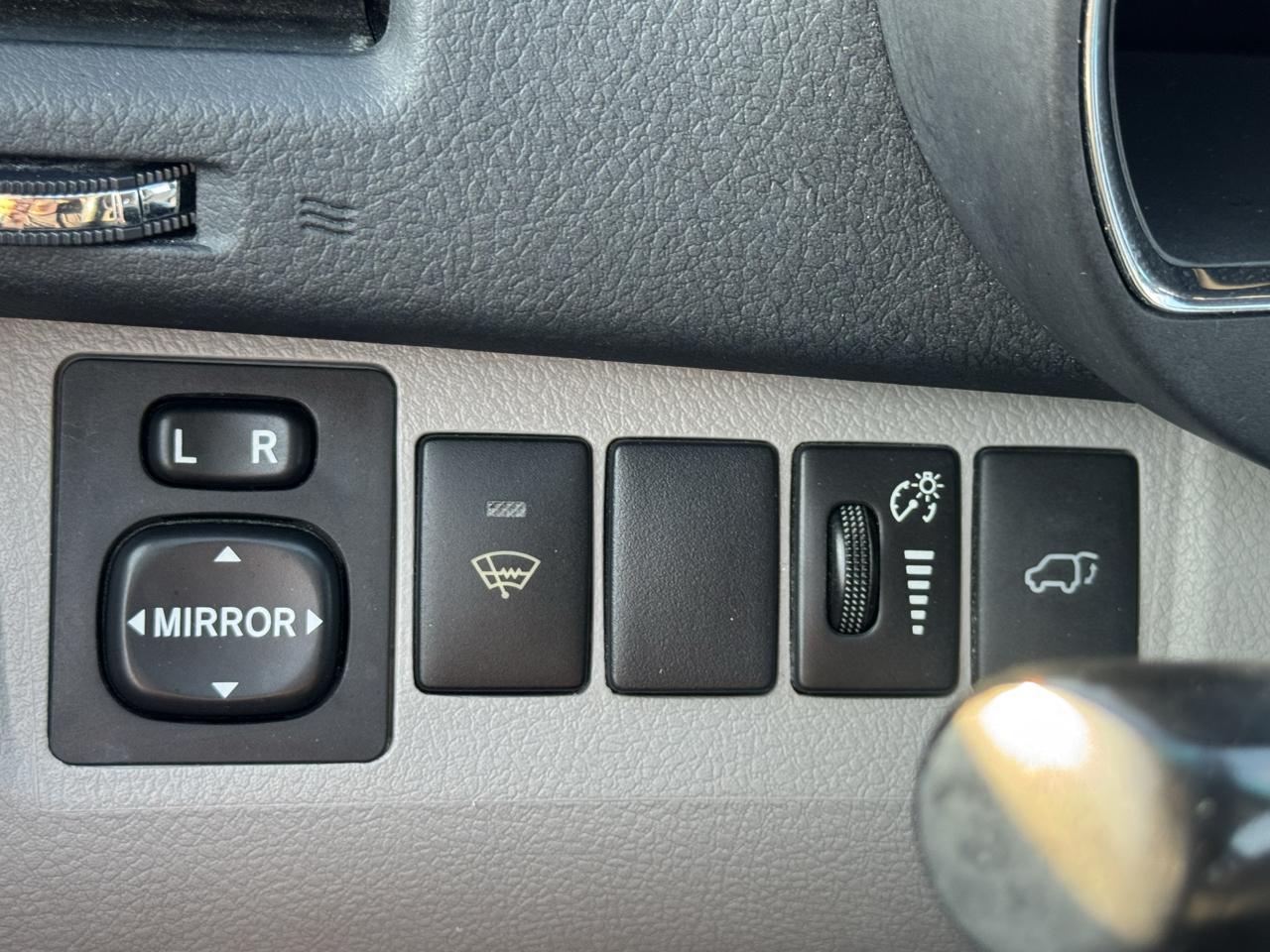 Toyota Highlander Limited 2WD 2010