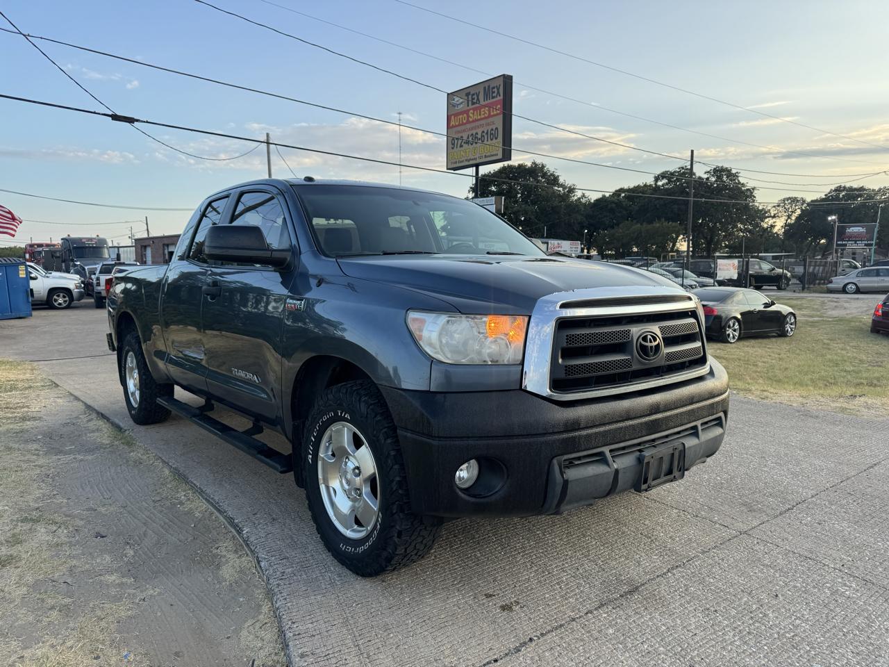 Toyota Tundra Tundra-Grade 5.7L Double Cab 2WD 2010