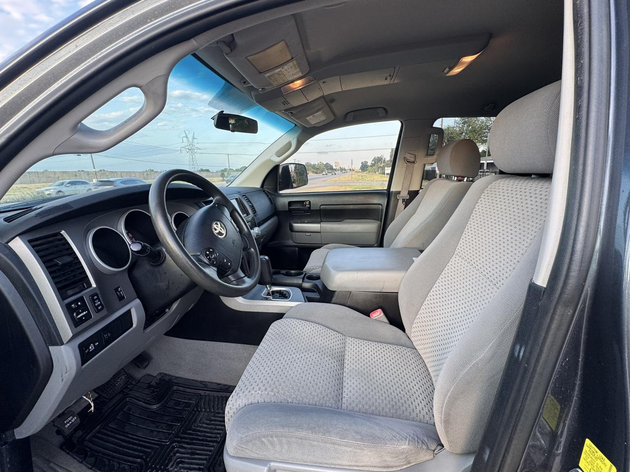 Toyota Tundra Tundra-Grade 5.7L Double Cab 2WD 2010