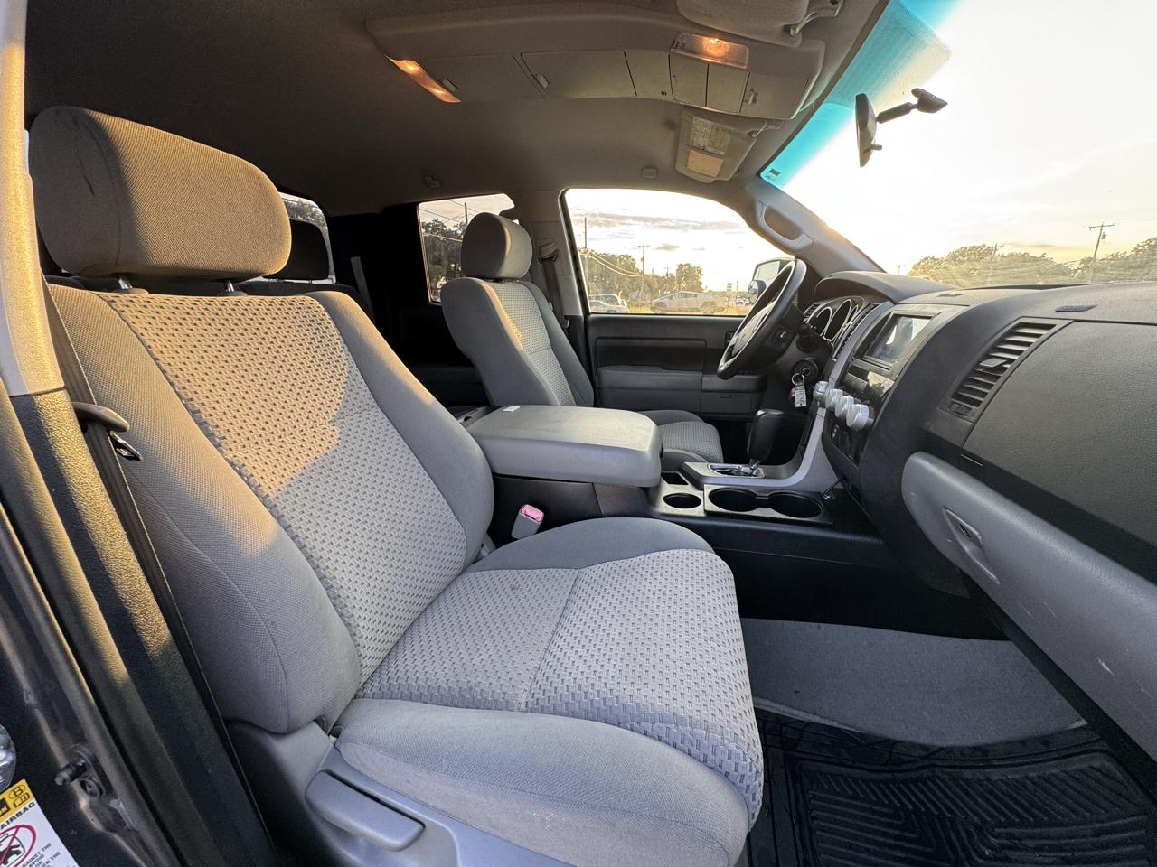Toyota Tundra Tundra-Grade 5.7L Double Cab 2WD 2010
