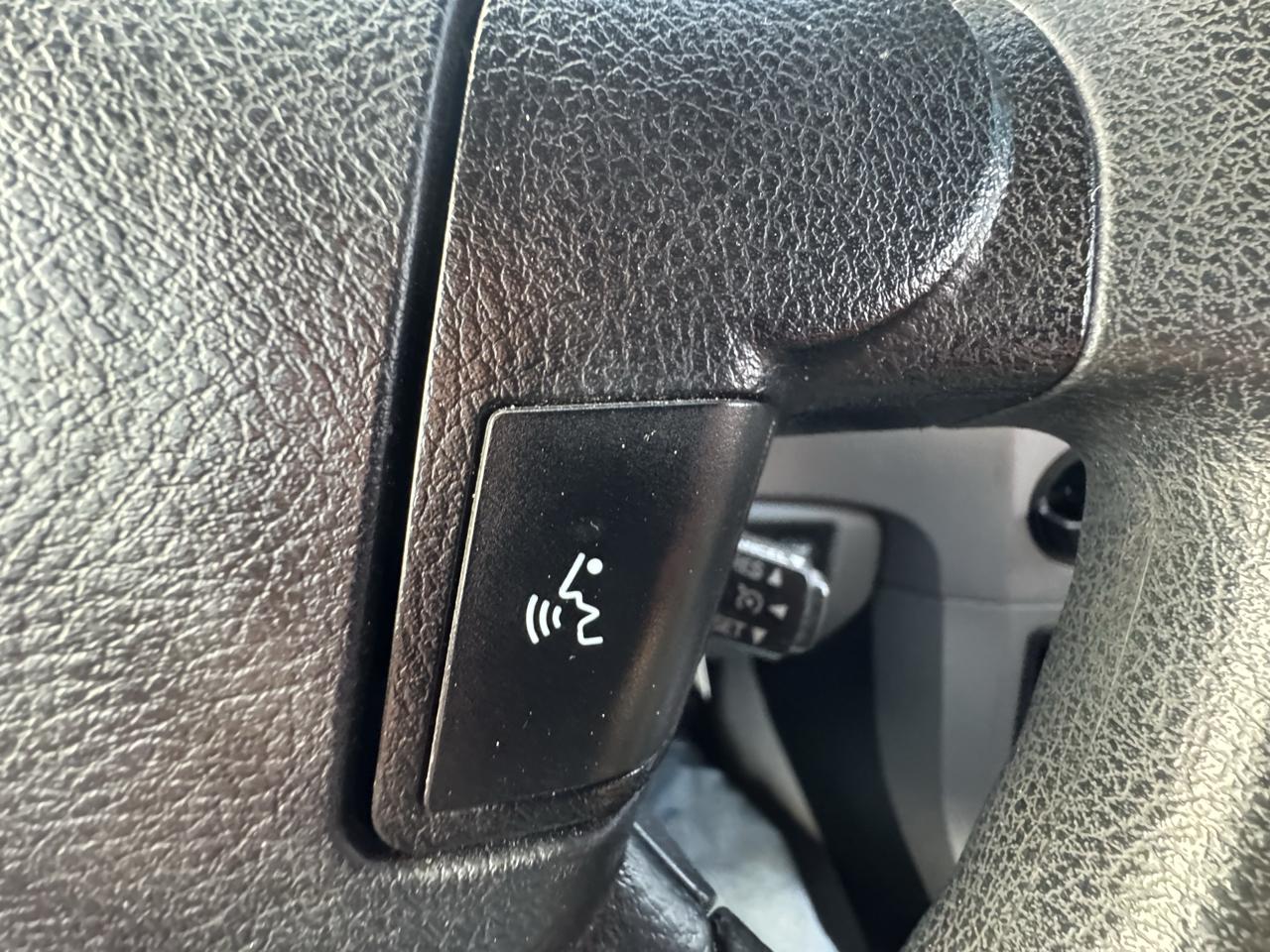 Toyota Tundra Tundra-Grade 5.7L Double Cab 2WD 2010