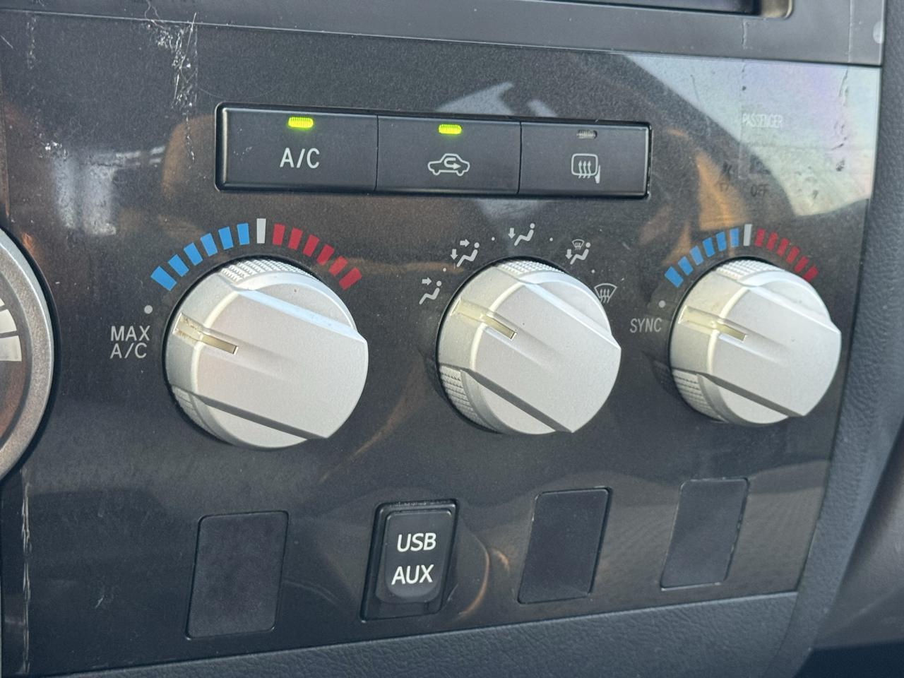 Toyota Tundra Tundra-Grade 5.7L Double Cab 2WD 2010