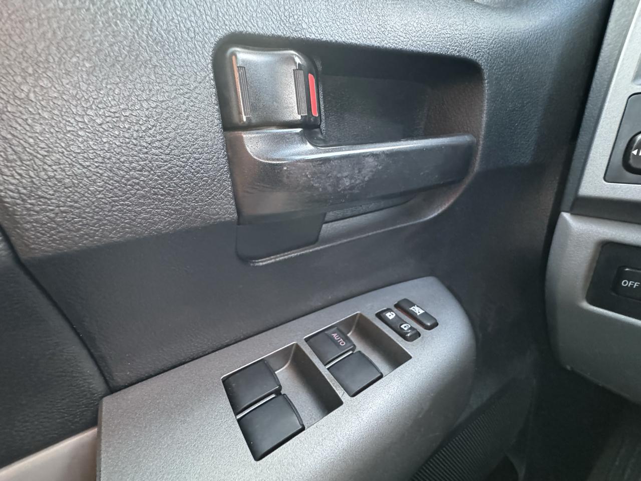 Toyota Tundra Tundra-Grade 5.7L Double Cab 2WD 2010