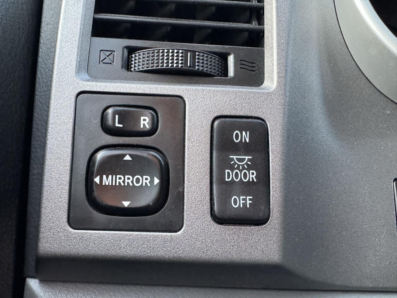 Toyota Tundra Tundra-Grade 5.7L Double Cab 2WD 2010
