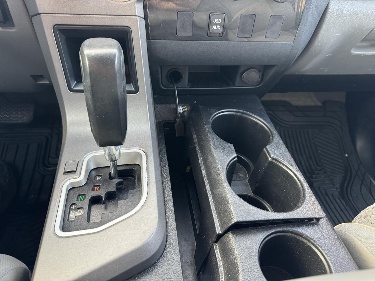 Toyota Tundra Tundra-Grade 5.7L Double Cab 2WD 2010