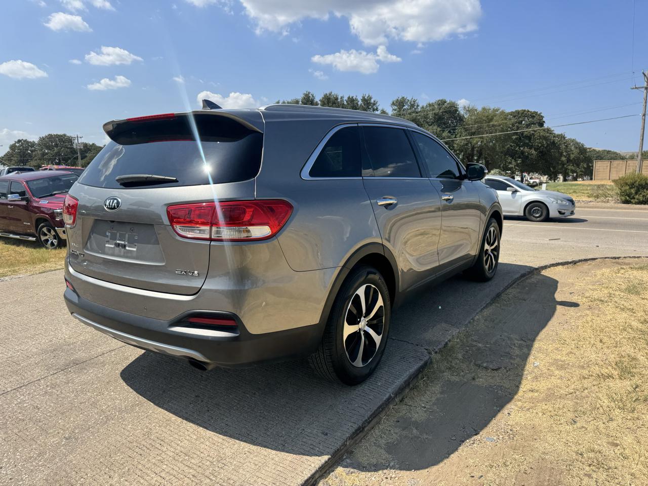 Kia Sorento EX V6 2WD 2016