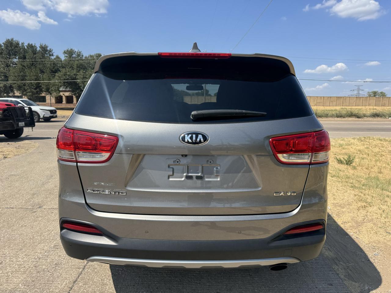 Kia Sorento EX V6 2WD 2016