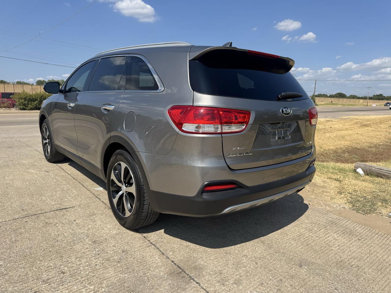 Kia Sorento EX V6 2WD 2016