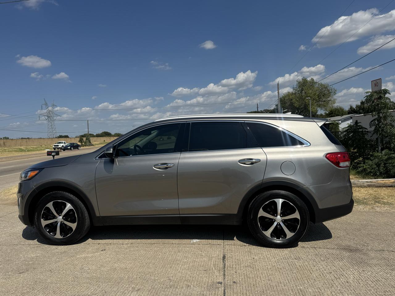 Kia Sorento EX V6 2WD 2016