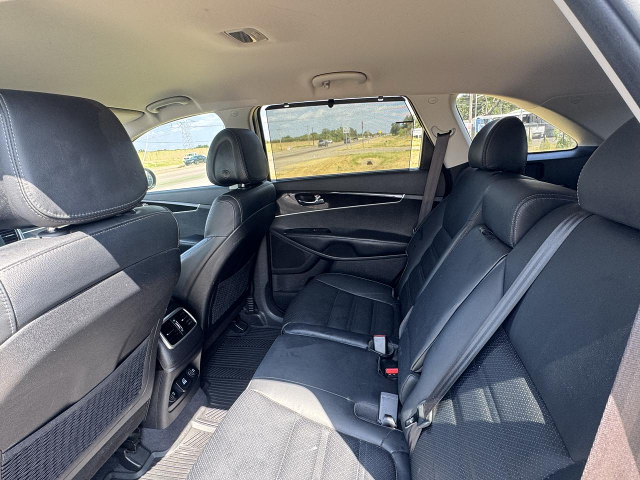 Kia Sorento EX V6 2WD 2016