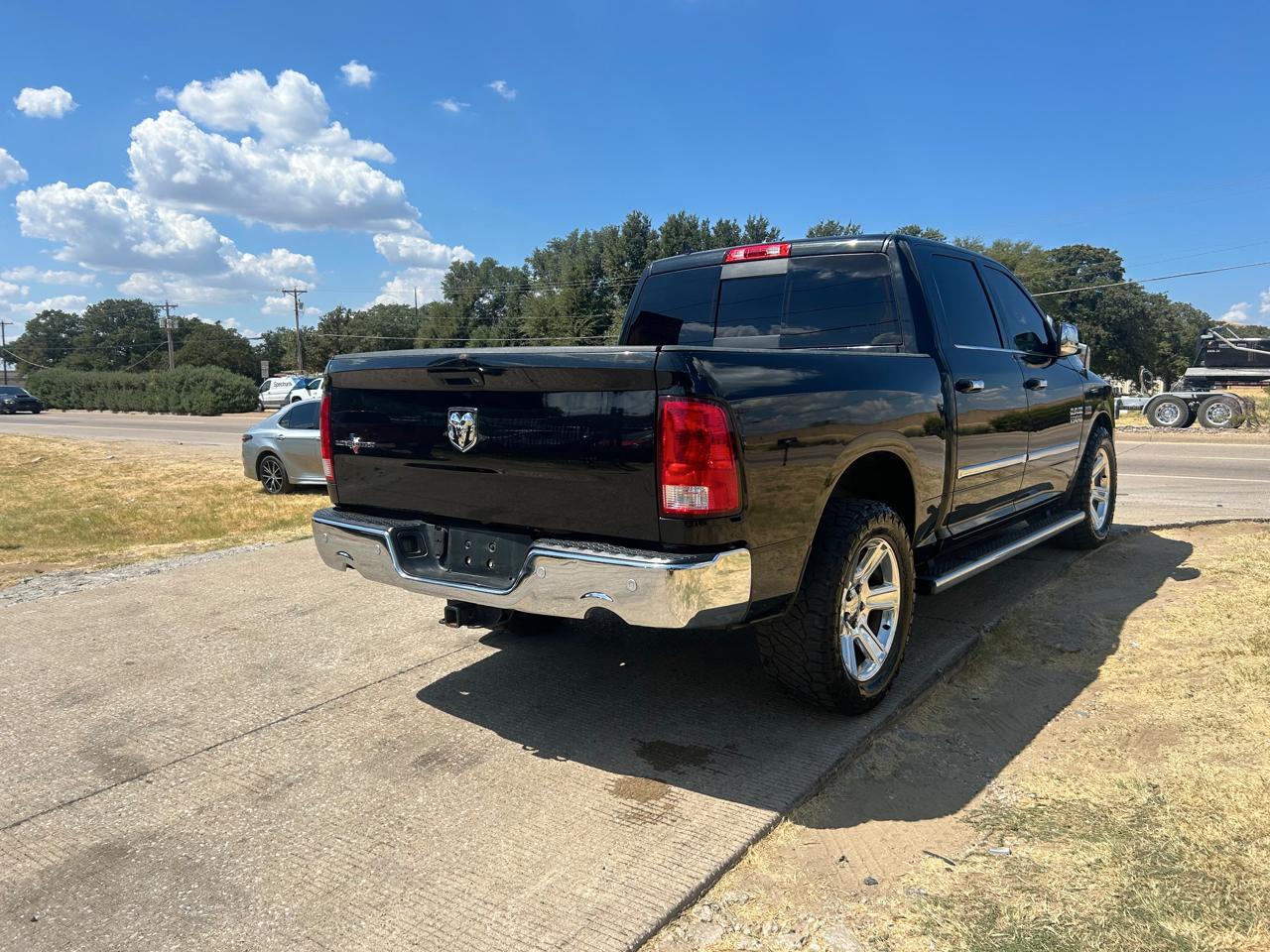 RAM 1500 SLT Crew Cab SWB 2WD 2018