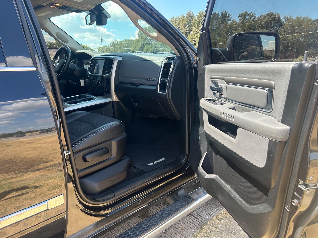 RAM 1500 SLT Crew Cab SWB 2WD 2018