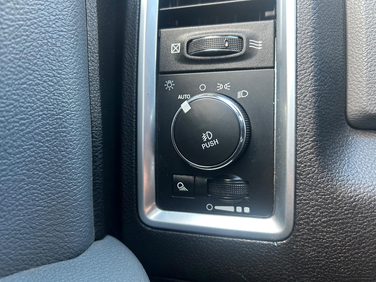 RAM 1500 SLT Crew Cab SWB 2WD 2018