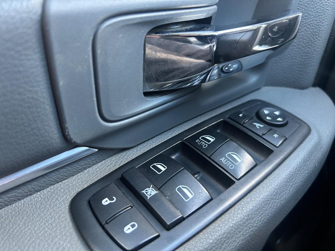 RAM 1500 SLT Crew Cab SWB 2WD 2018