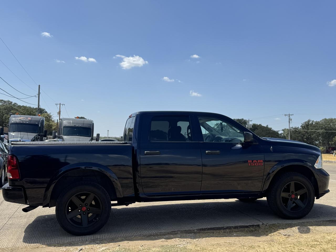 RAM 1500 Tradesman Crew Cab SWB 4WD 2014