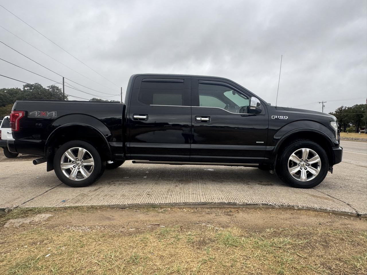 Ford F-150 Platinum SuperCrew 5.5-ft. Bed 4WD 2017