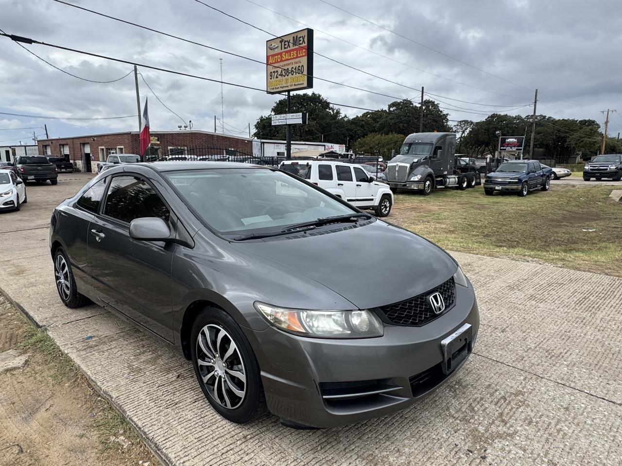 Honda Civic LX Coupe 5-Speed AT 2011