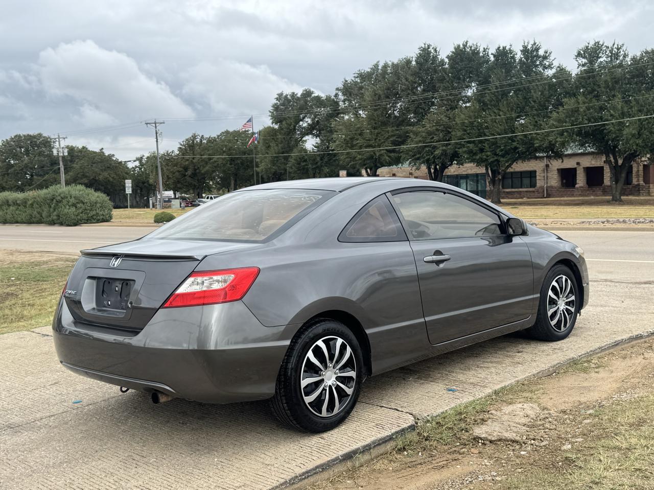 Honda Civic LX Coupe 5-Speed AT 2011
