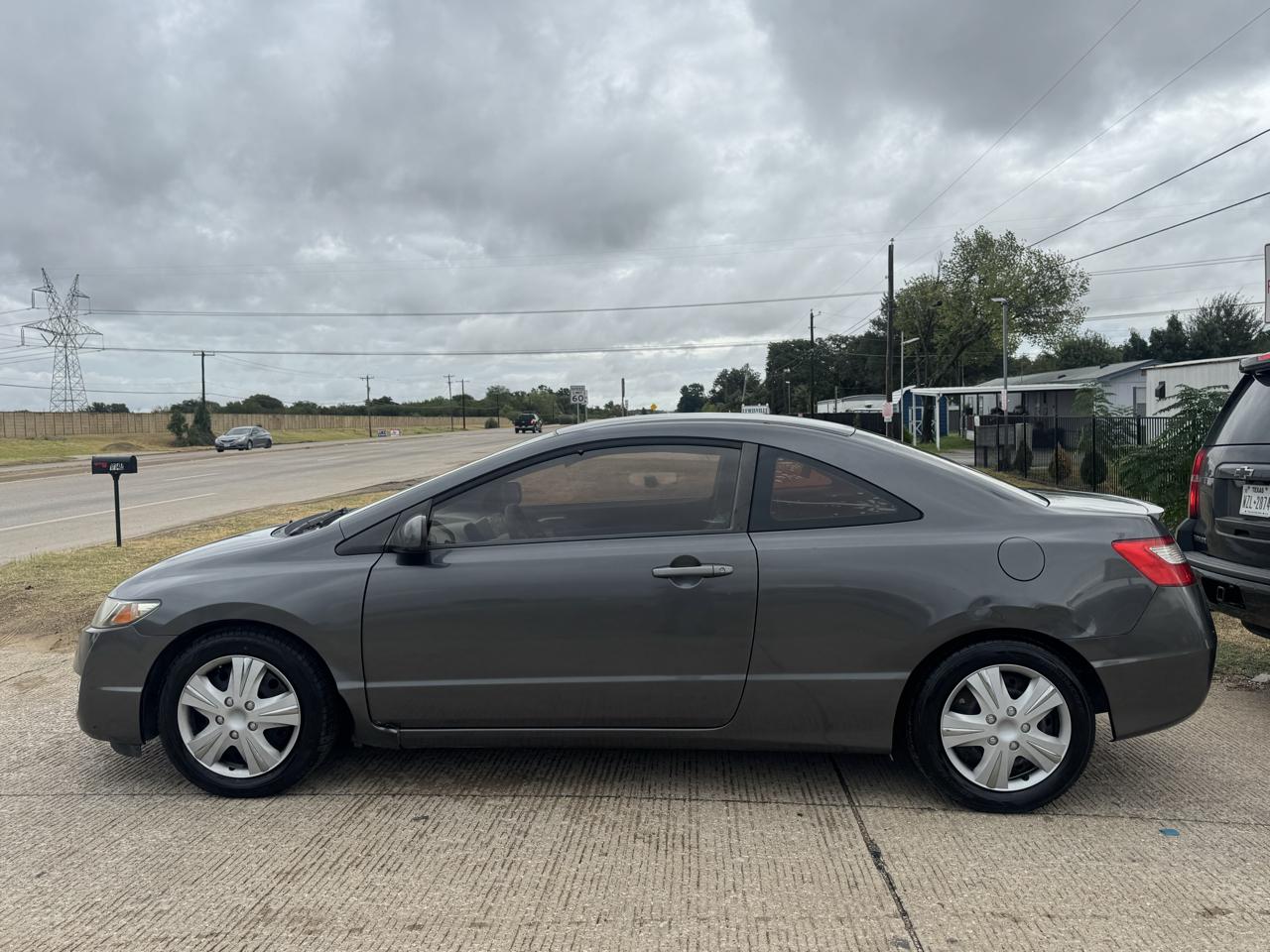 Honda Civic LX Coupe 5-Speed AT 2011