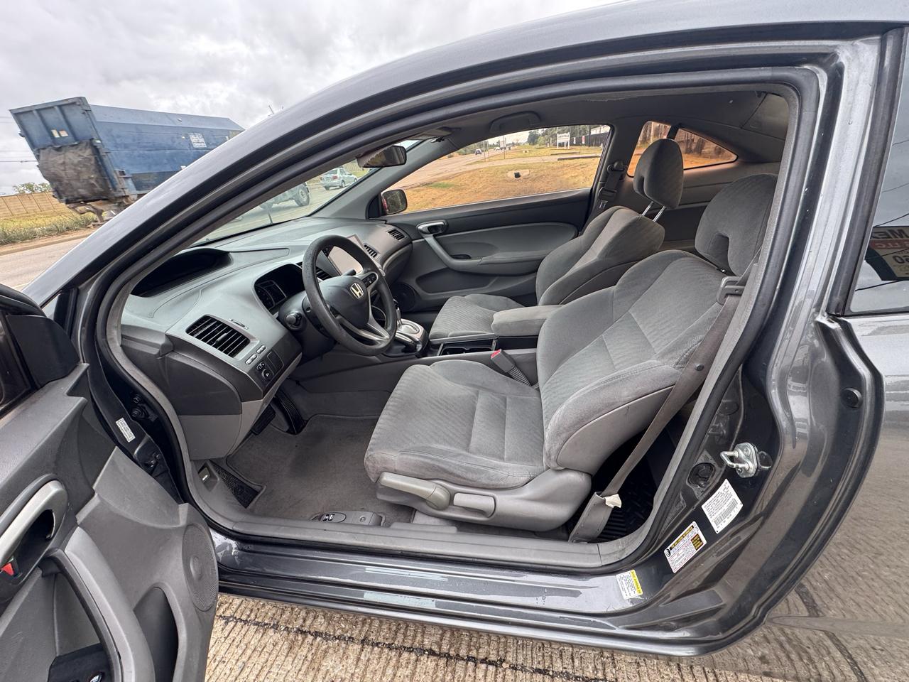 Honda Civic LX Coupe 5-Speed AT 2011