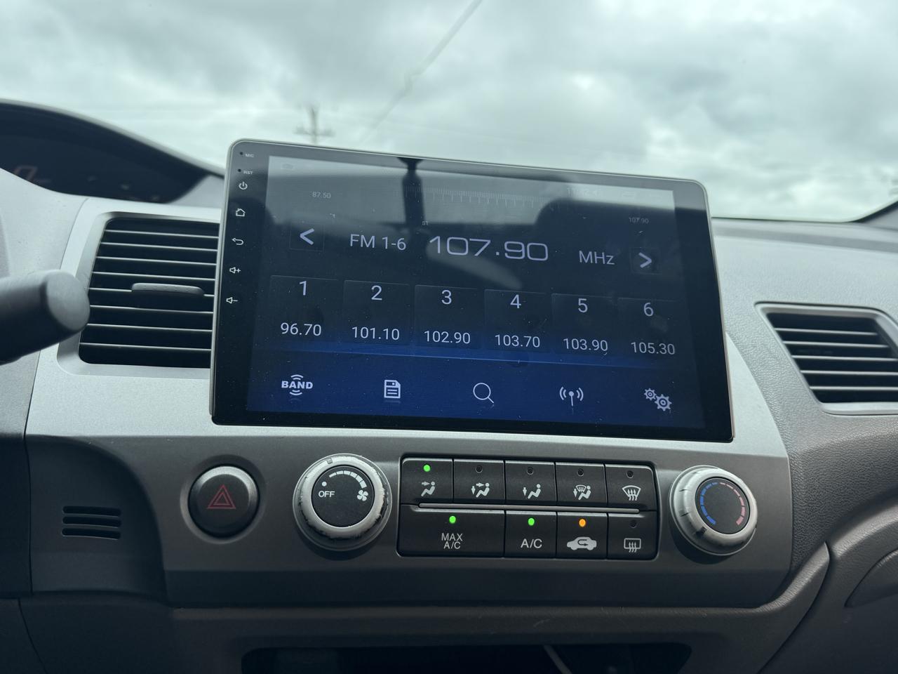 Honda Civic LX Coupe 5-Speed AT 2011