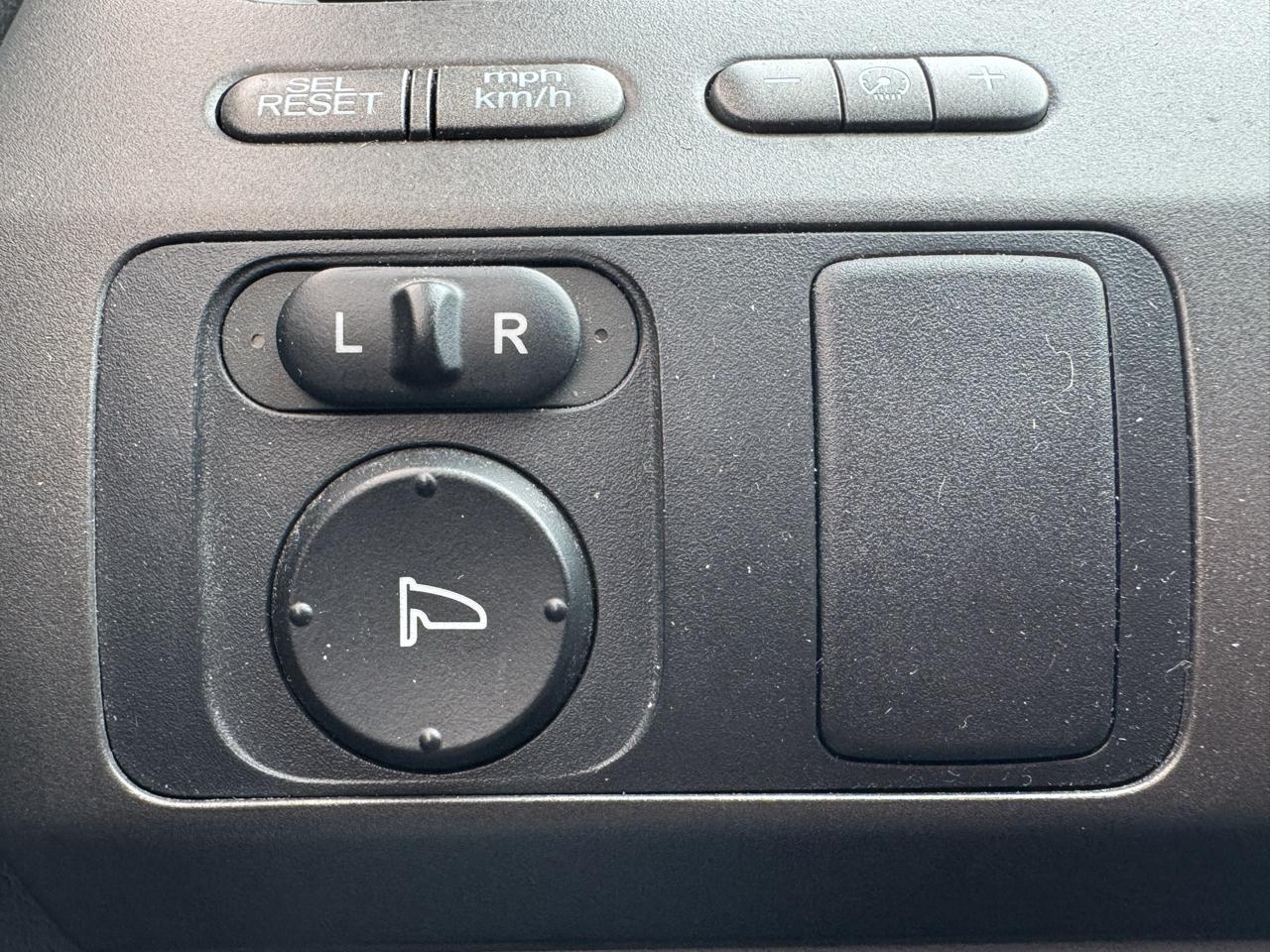 Honda Civic LX Coupe 5-Speed AT 2011