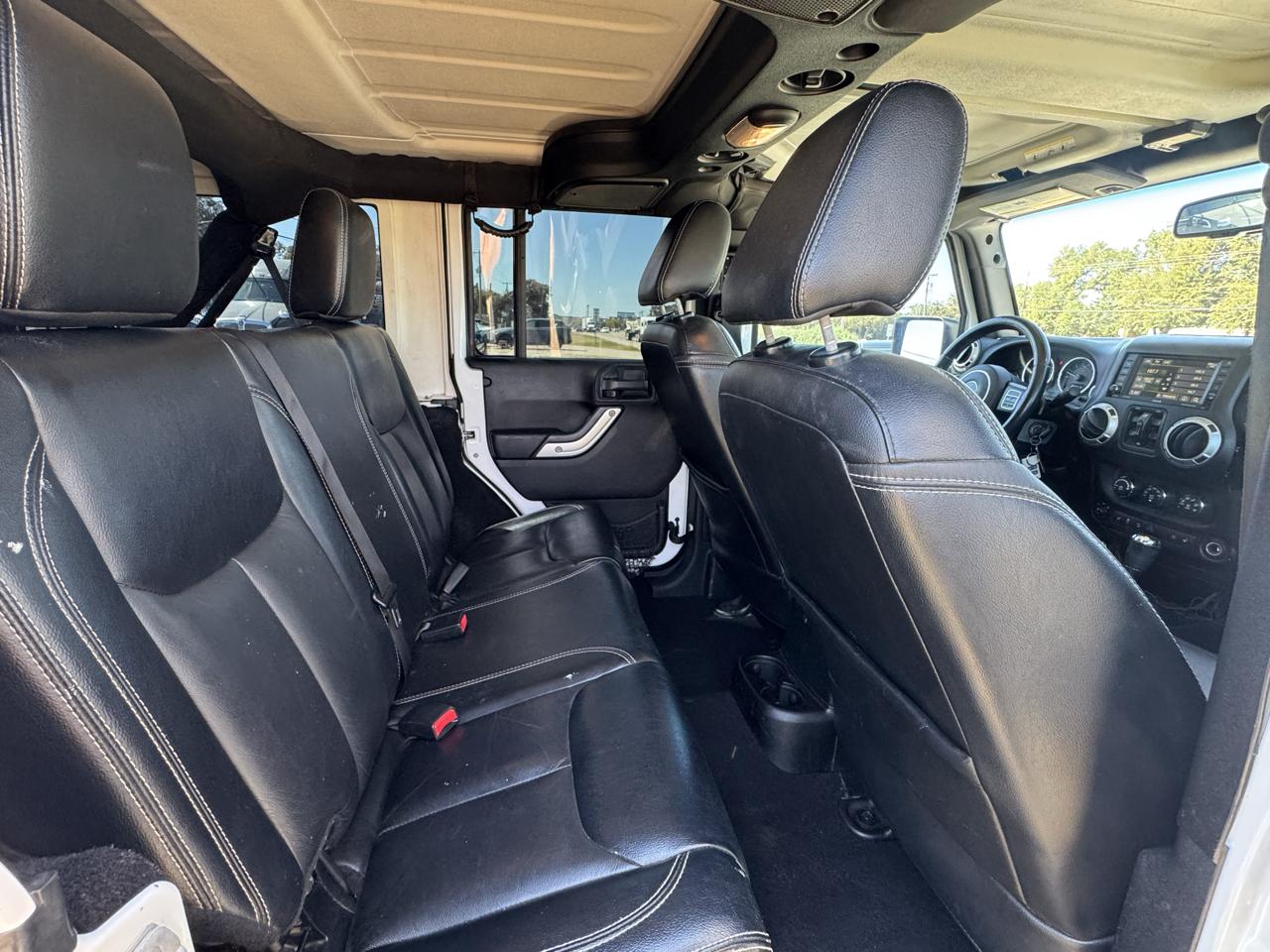 Jeep Wrangler Unlimited Sahara 4WD 2015
