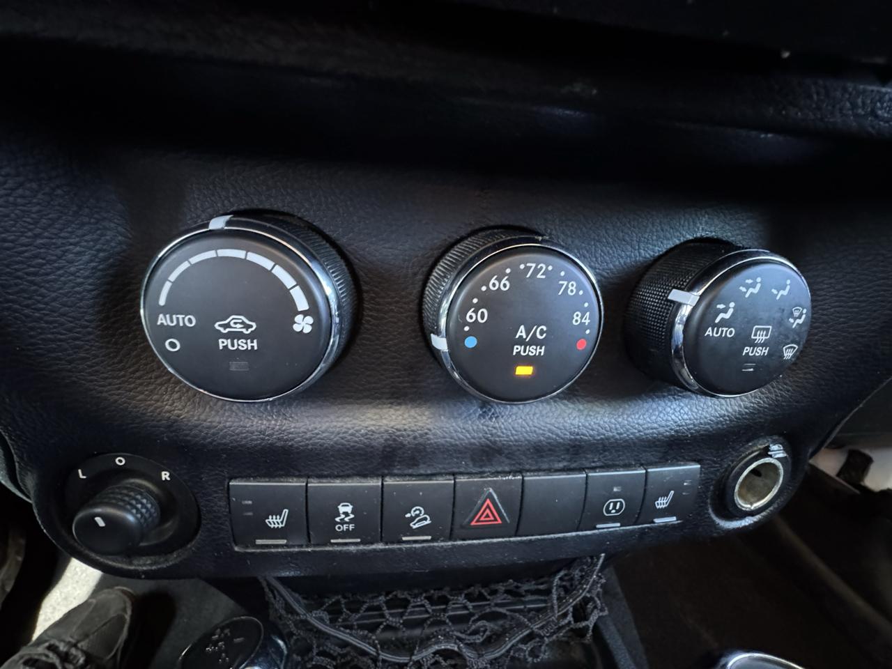Jeep Wrangler Unlimited Sahara 4WD 2015