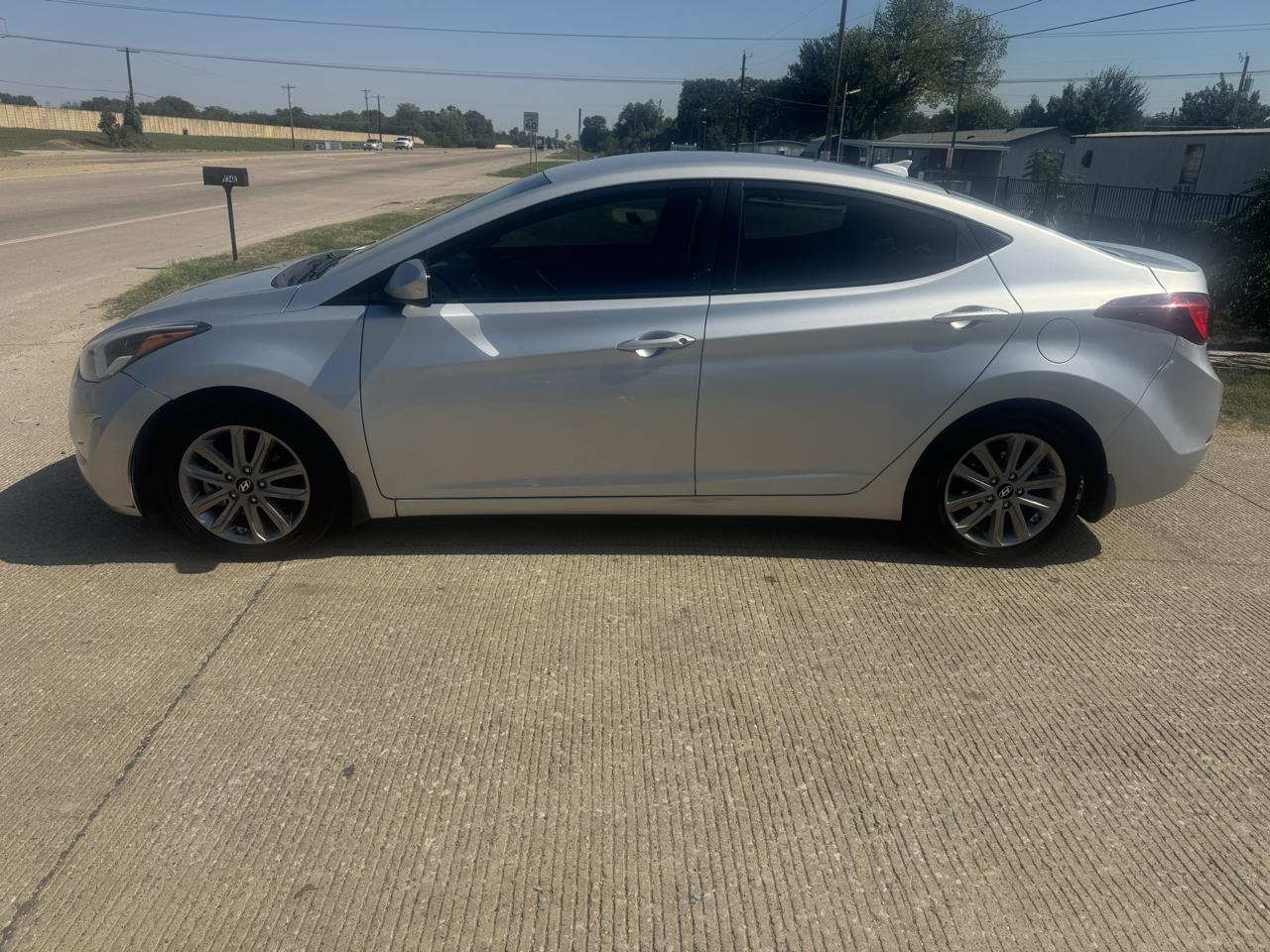 Hyundai Elantra SE 6AT 2016