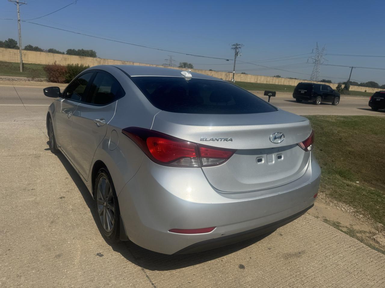 Hyundai Elantra SE 6AT 2016