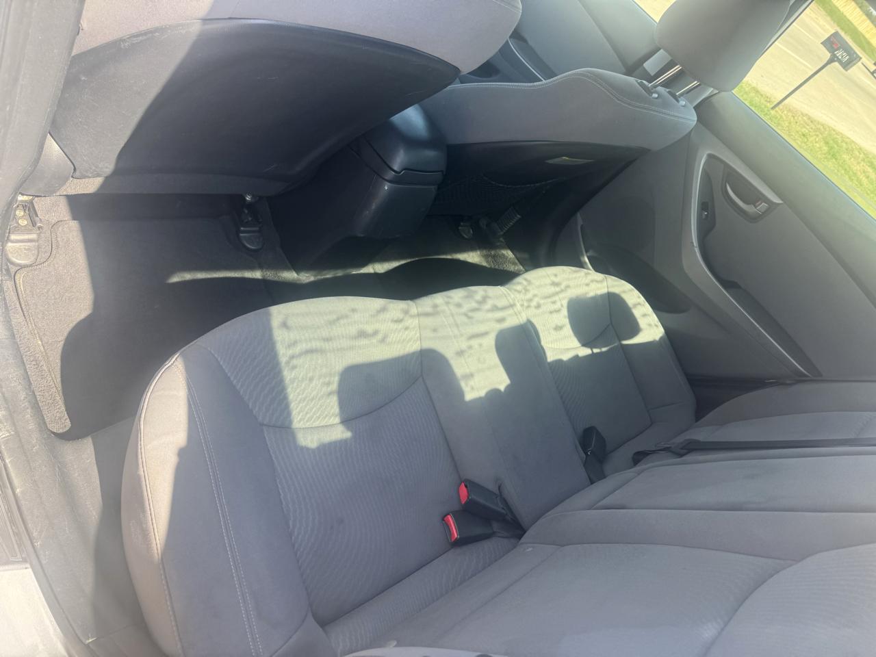 Hyundai Elantra SE 6AT 2016