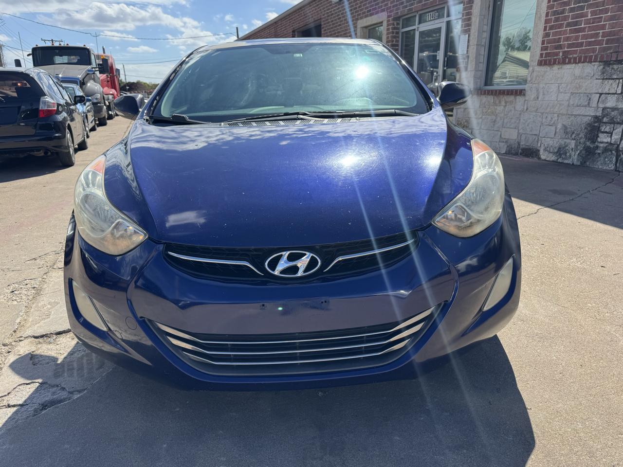 Hyundai Elantra Limited 2012