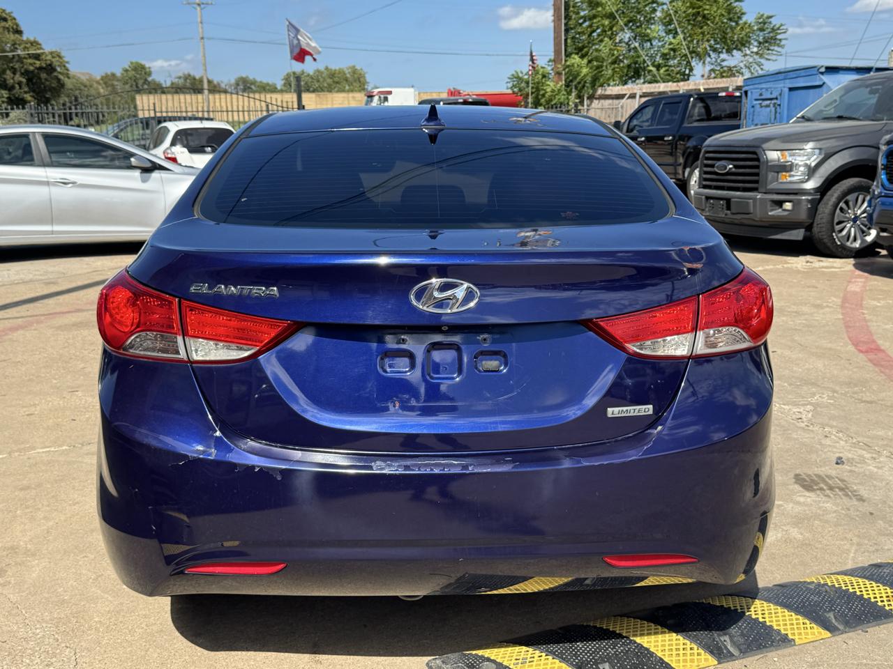 Hyundai Elantra Limited 2012