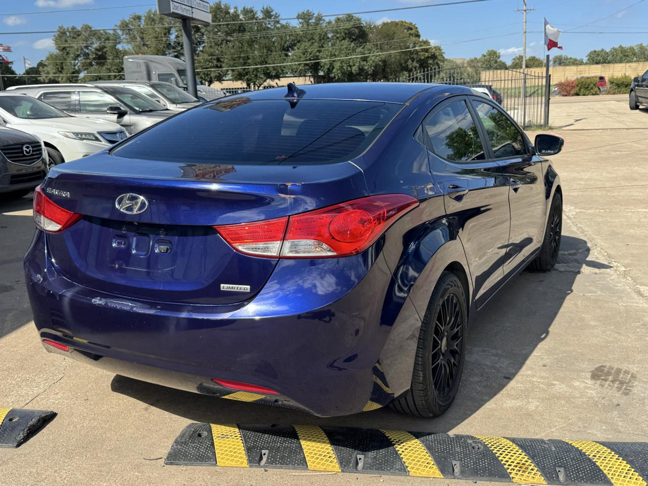 Hyundai Elantra Limited 2012