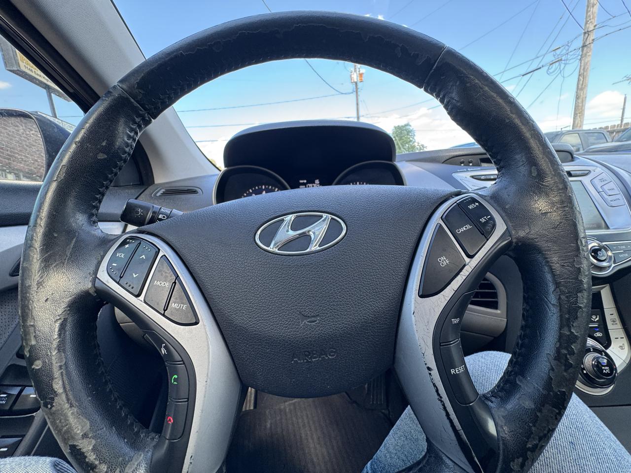 Hyundai Elantra Limited 2012
