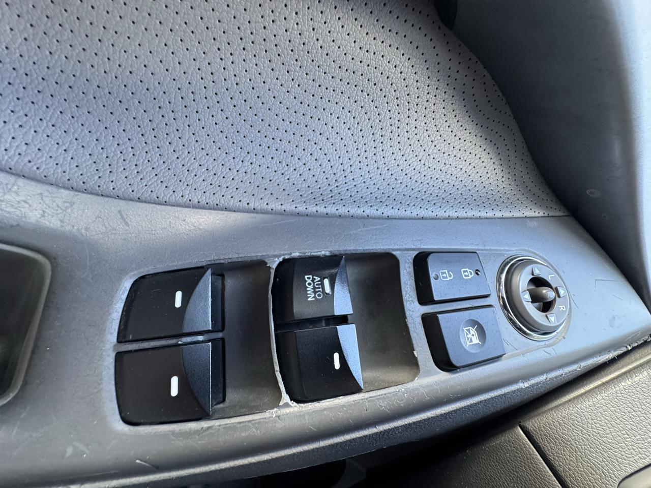 Hyundai Elantra Limited 2012