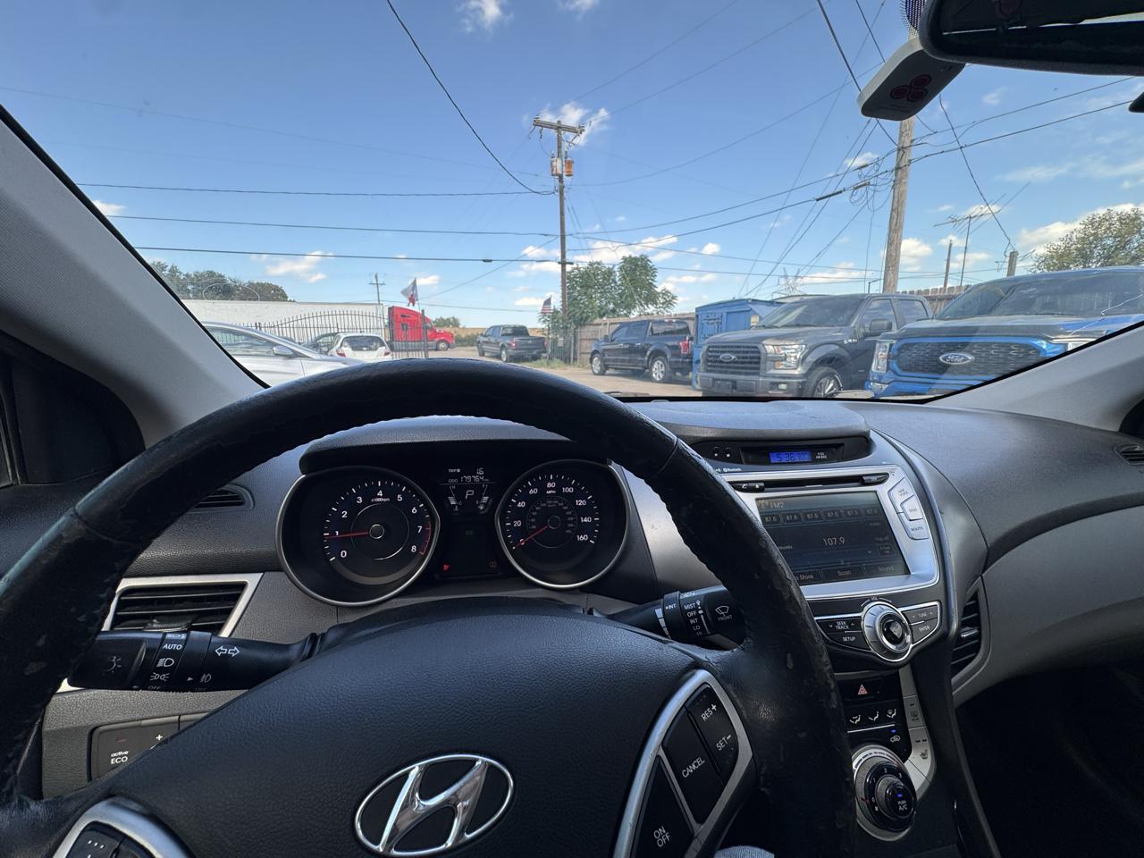 Hyundai Elantra Limited 2012