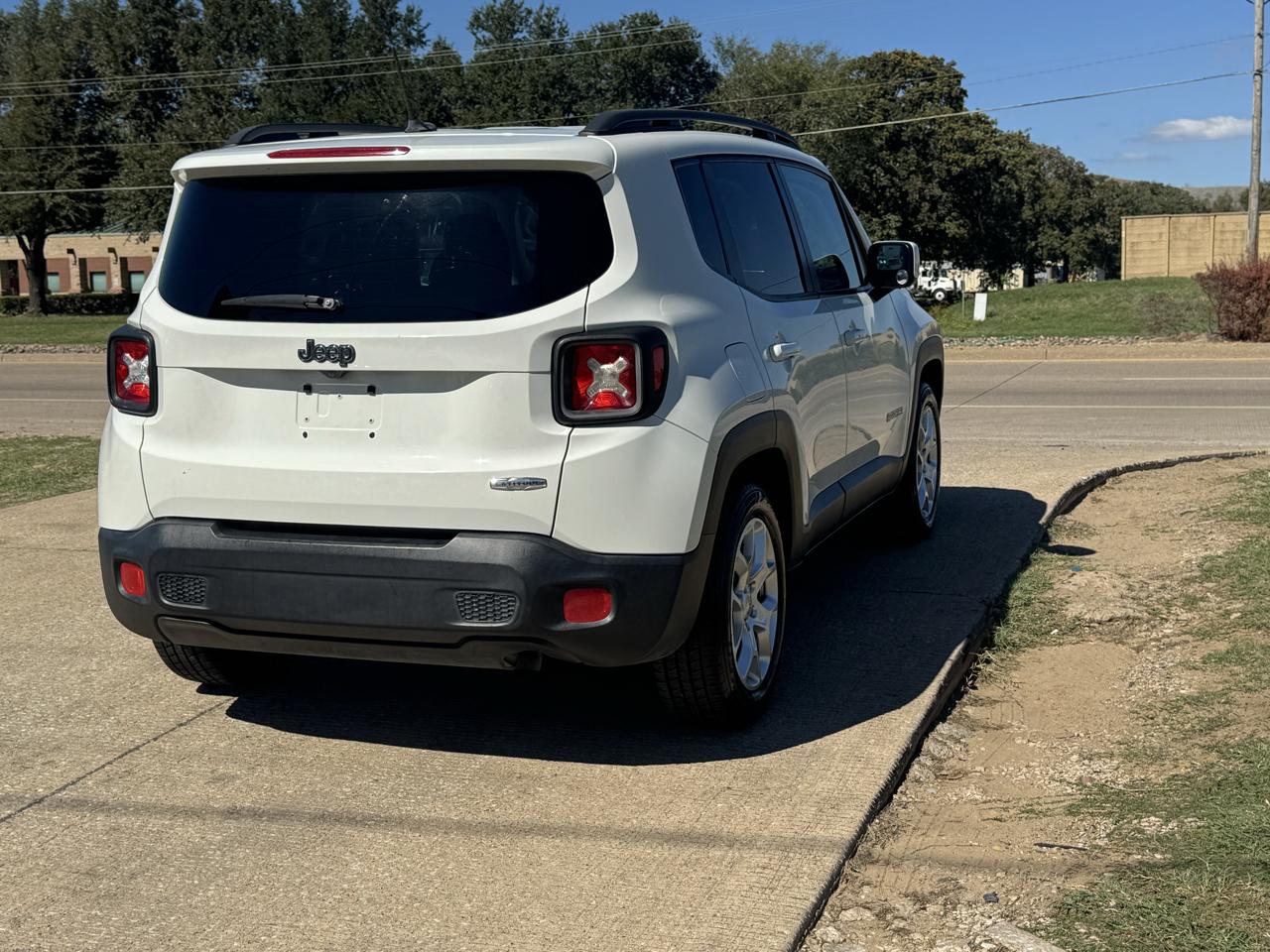 Jeep Renegade Latitude FWD 2016
