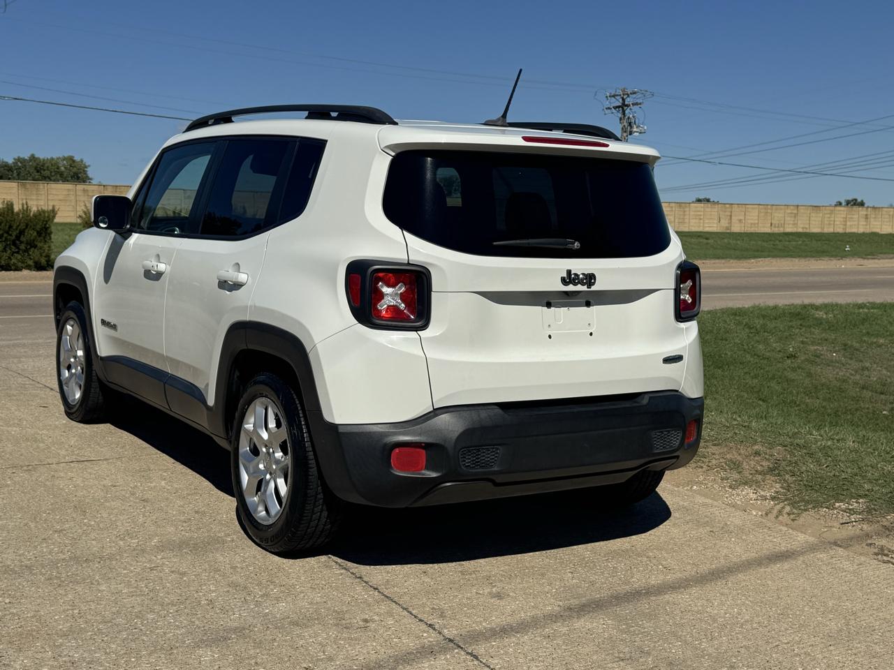 Jeep Renegade Latitude FWD 2016