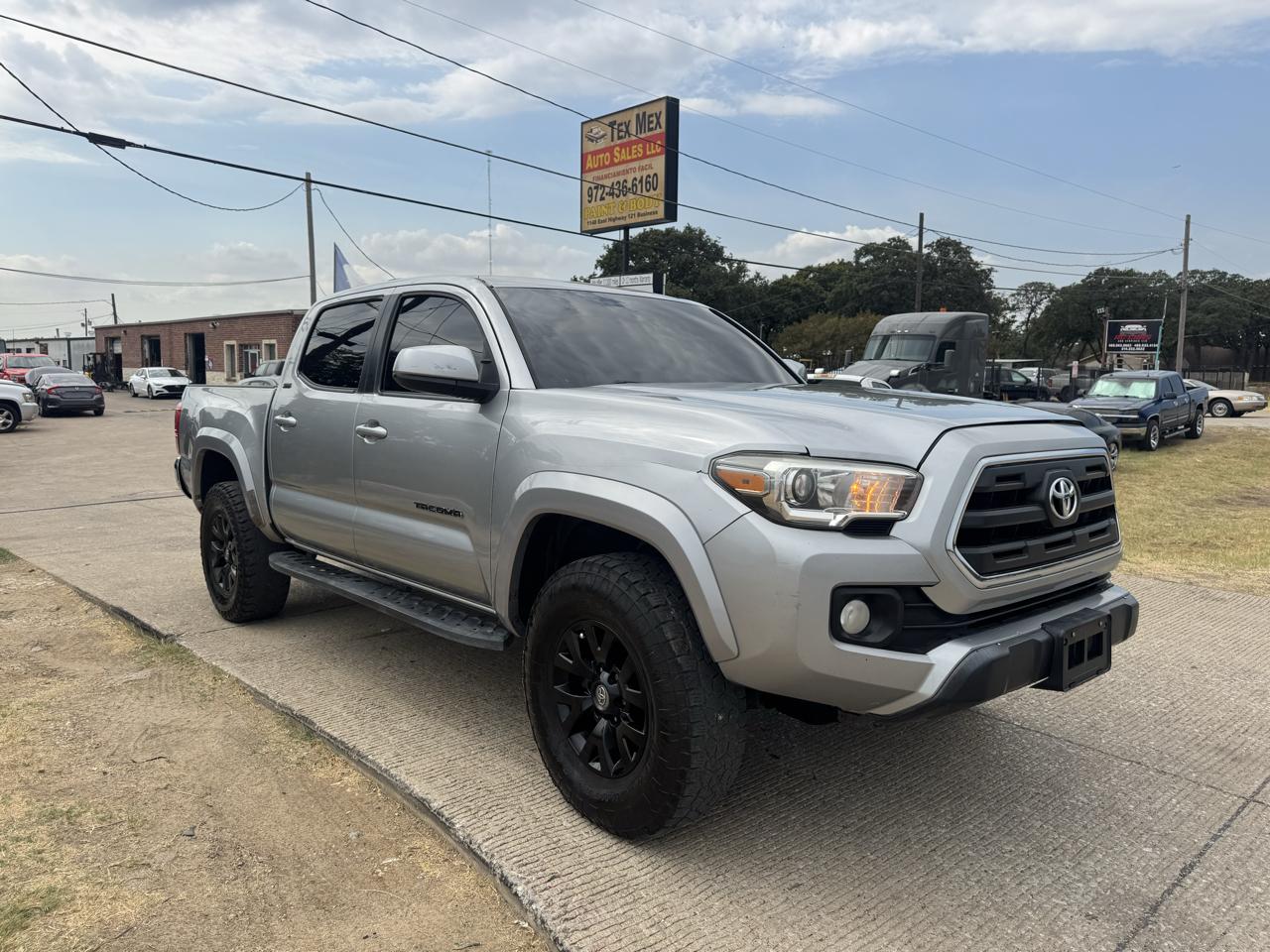 Toyota Tacoma SR5 Double Cab Long Bed V6 6AT 2WD 2017
